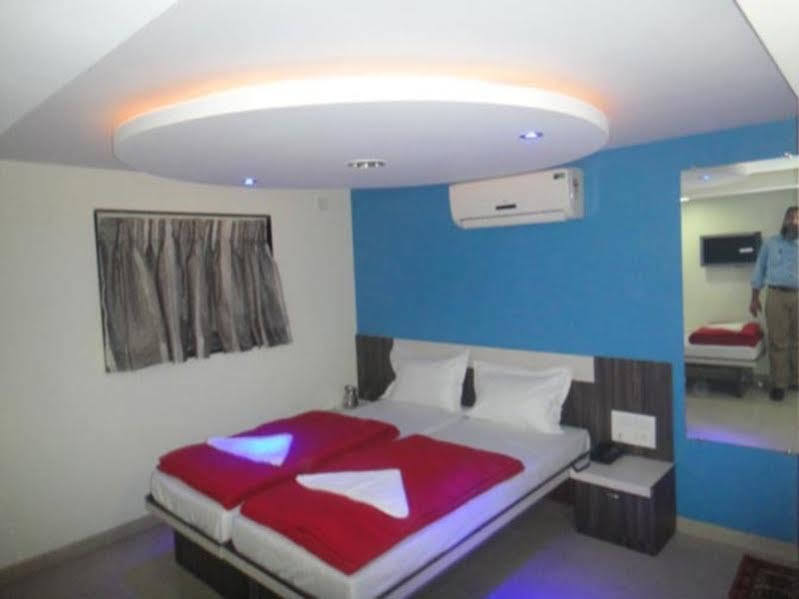Hotel Blue Orchids Executive Mumbai Dış mekan fotoğraf