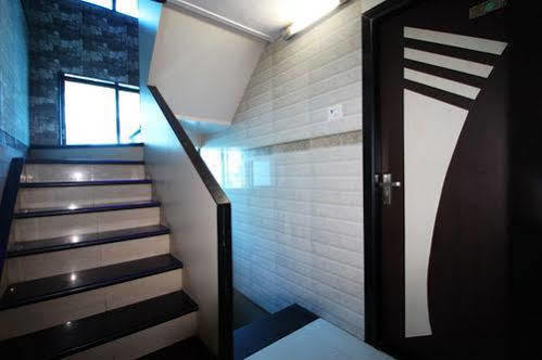 Hotel Blue Orchids Executive Mumbai Dış mekan fotoğraf